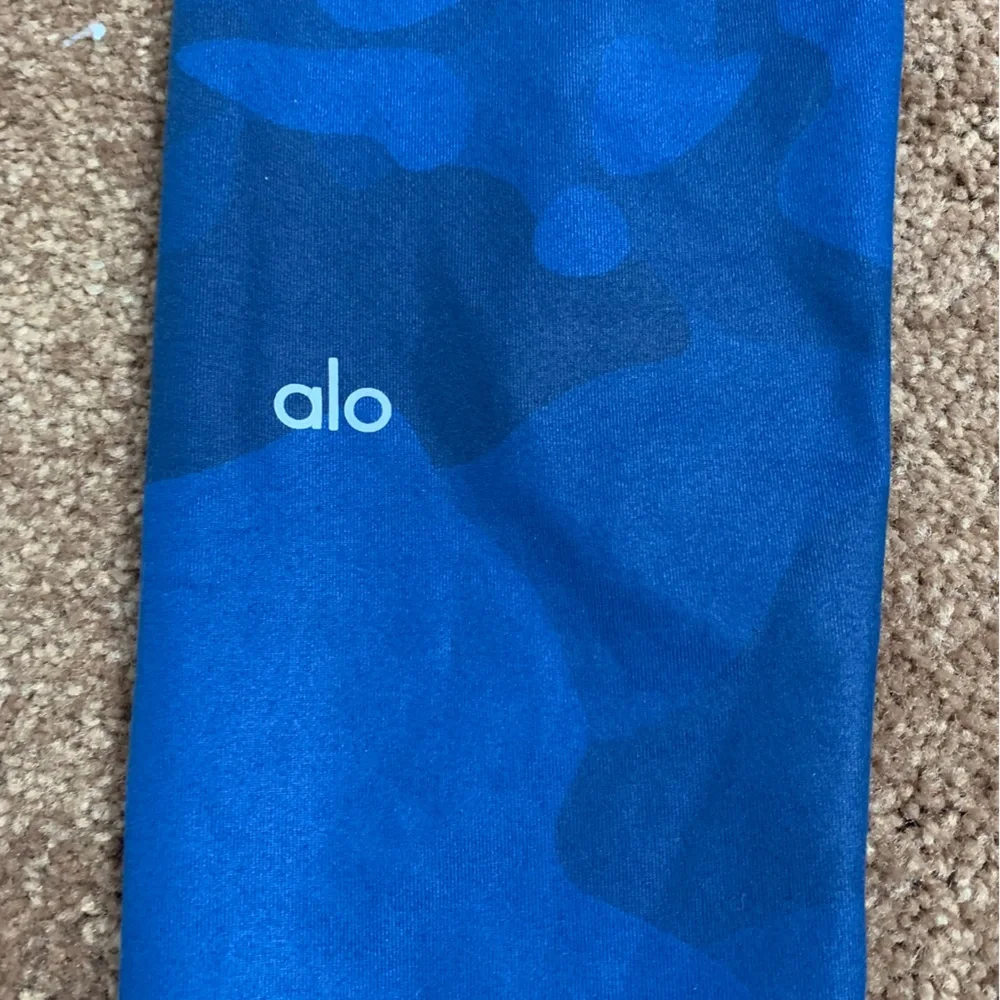 Alo Blue Camouflage Full 7/8 leggings Size S Women